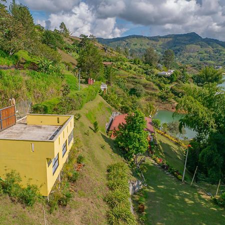 Descanso Bajo La Piedra Del Penol Guatapé 外观 照片