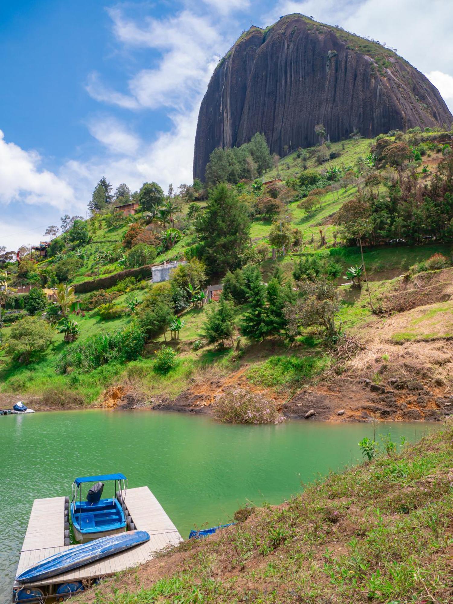 Descanso Bajo La Piedra Del Penol Guatapé 外观 照片