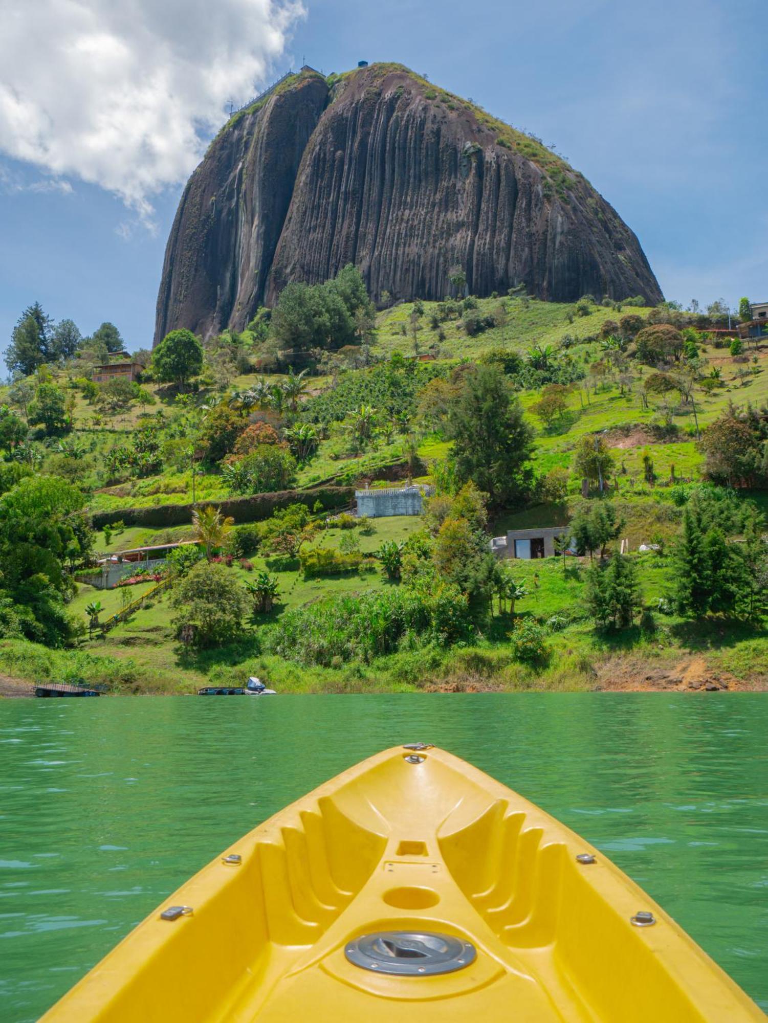 Descanso Bajo La Piedra Del Penol Guatapé 外观 照片
